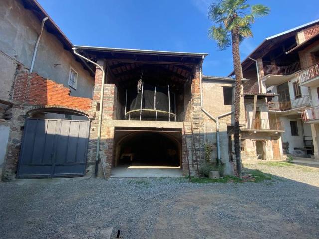 Villa Indipendente in vendita a Arico, Piemonte