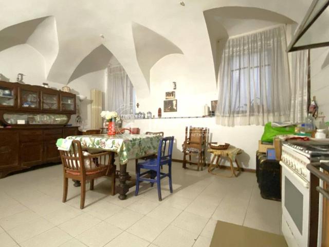 Villa Indipendente in vendita a Prato, Piemonte