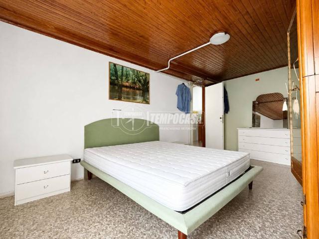 Villa Indipendente in vendita a Prato, Piemonte