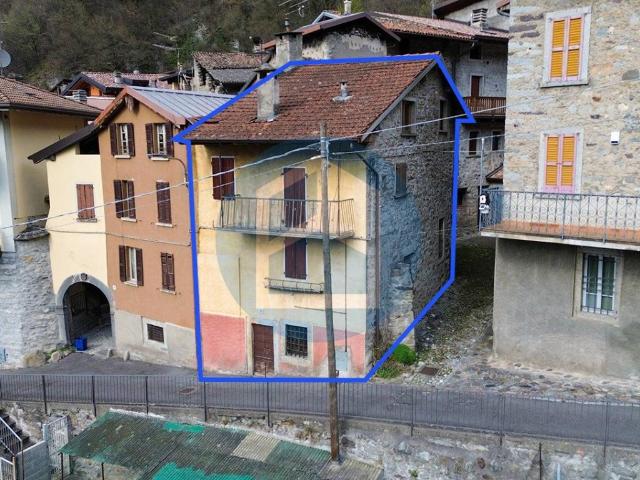Villa Indipendente in vendita a Comunità montana della valle Camonica, Bienno