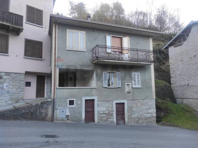 Villa Indipendente in vendita a Comunità montana della valle Camonica, Bienno
