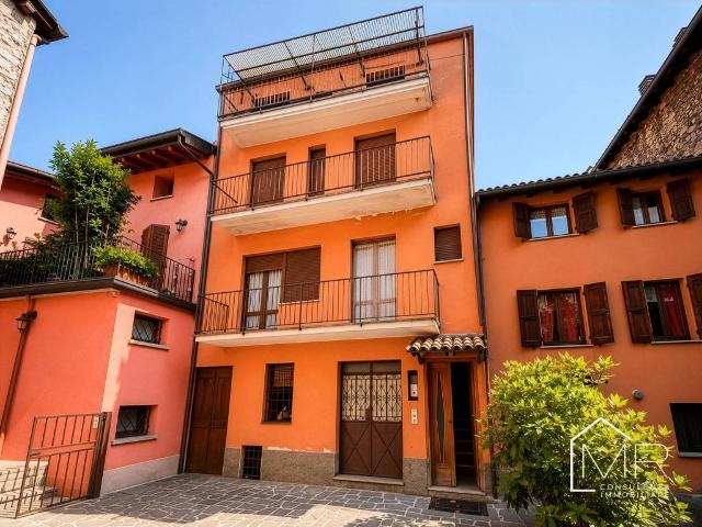 Villa Indipendente in vendita a Comunità montana della valle Camonica, Bienno