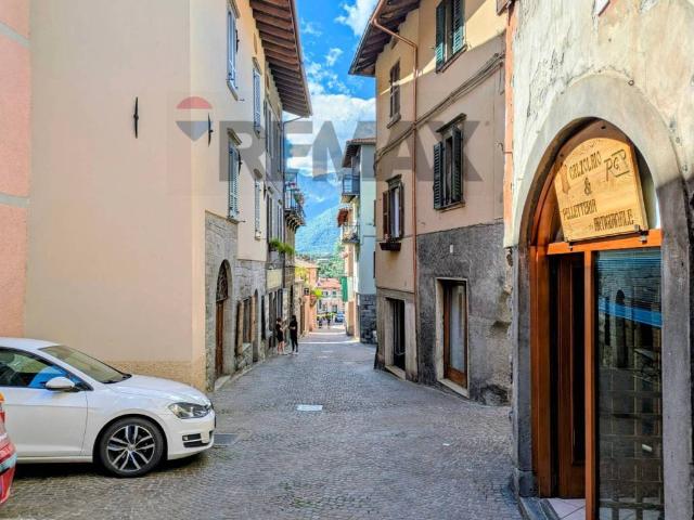 Villa Indipendente in vendita a Comunità montana della valle Camonica, Bienno