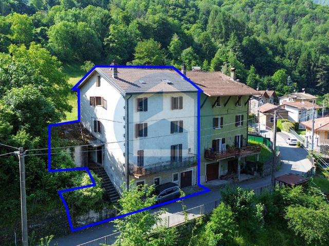 Villa Indipendente in vendita a Comunità montana della valle Camonica, Bienno
