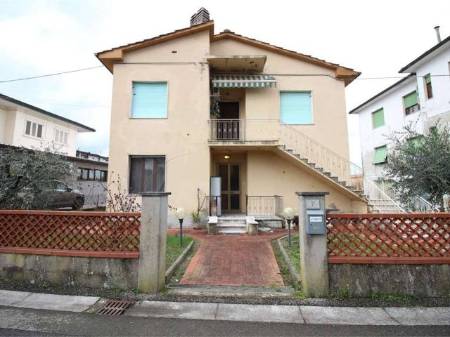 Villa Indipendente in vendita a Bientina, Toscana