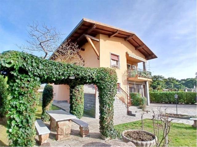 Villa Indipendente in vendita a Monello, Binago