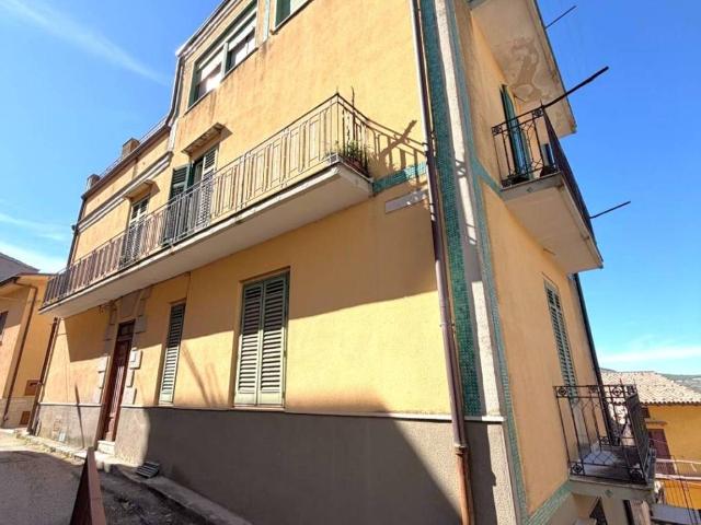 Villa Indipendente in vendita a Bisacquino, Sicilia
