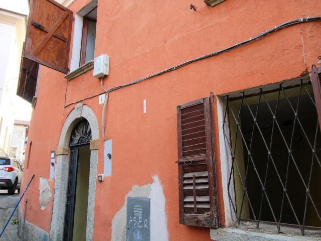 Villa Indipendente in vendita a Blessagno, Lombardia
