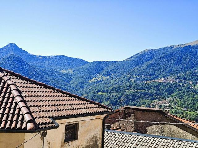Villa Indipendente in vendita a Lura, Blessagno