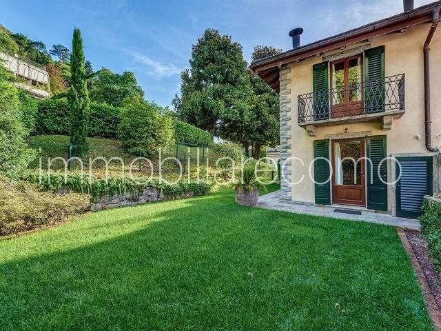 Villa Indipendente in vendita a Il Francese, Blevio