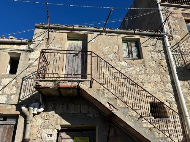 Villa Indipendente in vendita a Blufi, Sicilia
