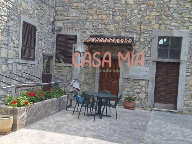 Villa Indipendente in vendita a Case il Poggio, Bobbio