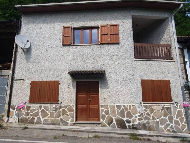 Villa Indipendente in vendita a Bobbio, Reggio Emilia