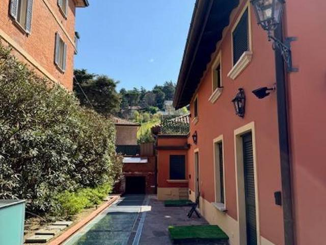 Villa Indipendente in vendita a Porto-Saragozza, Bologna