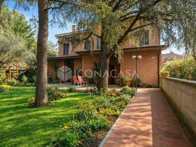 Villa Indipendente in vendita a Quartiere Navile, Bologna