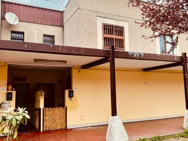 Villa Indipendente in vendita a Quartiere Navile, Bologna