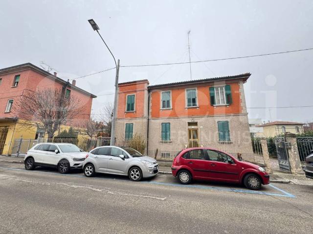 Villa Indipendente in vendita a Quartiere Navile, Bologna