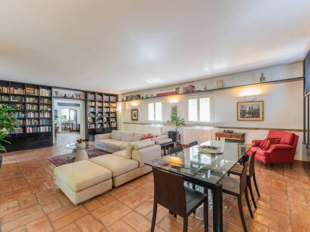 Villa Indipendente in vendita a Quartiere Navile, Bologna