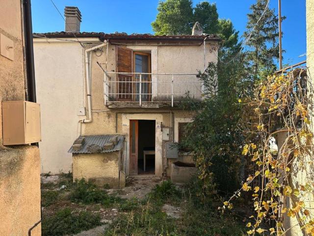 Villa Indipendente in vendita a Bolognano, Abruzzo