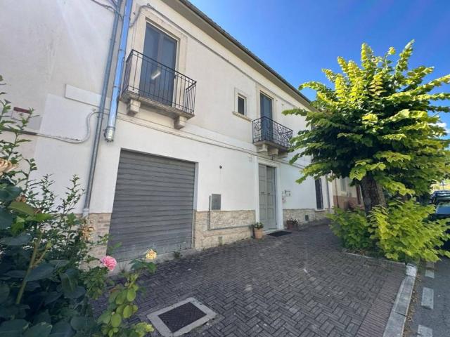 Villa Indipendente in vendita a Bolognano, Abruzzo