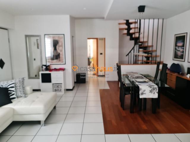 Villa Indipendente in vendita a Oltrisarco-Aslago - Oberau-Haslach, Bolzano - Bozen