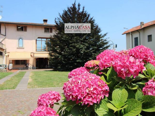 Villa Indipendente in vendita a Bonate Sopra, Lombardia