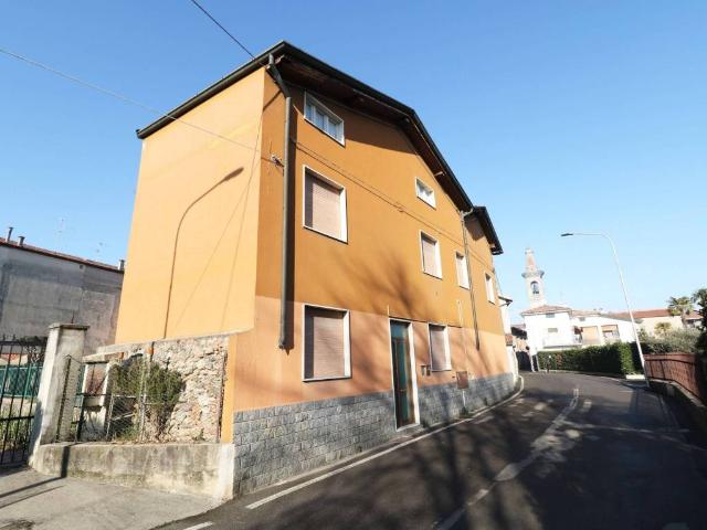 Villa Indipendente in vendita a Bonate Sotto, Lombardia