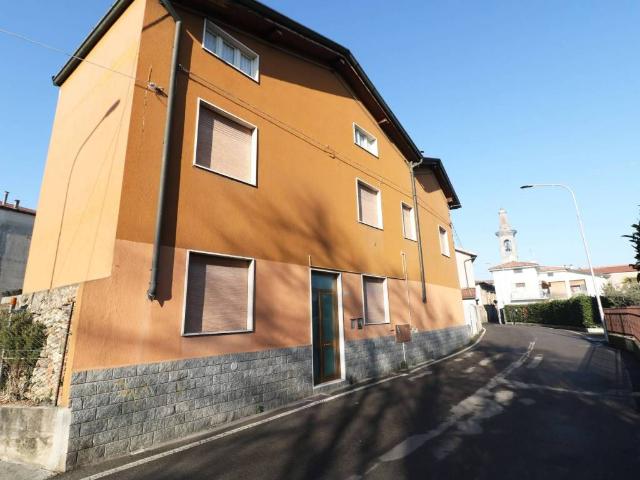 Villa Indipendente in vendita a Bonate Sotto, Lombardia