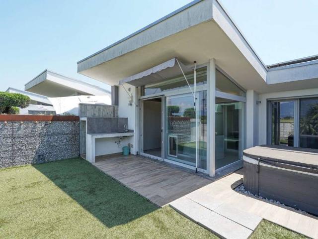 Villa Indipendente in vendita a Bonate Sotto, Lombardia