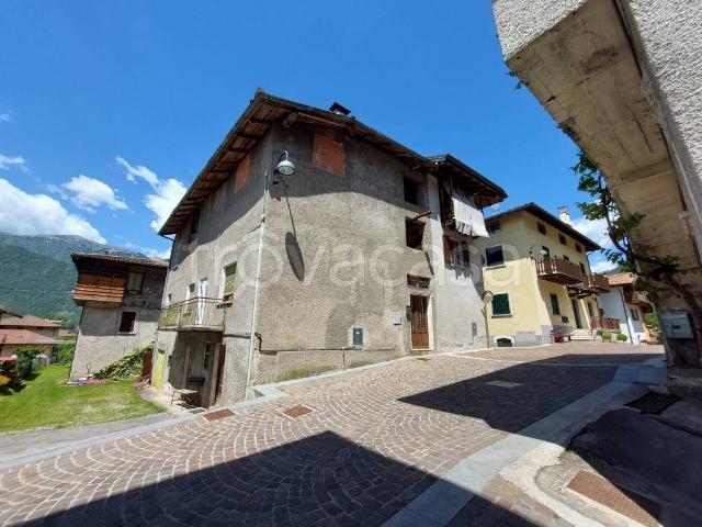 Villa Indipendente in vendita a Comunità delle Giudicarie, Bondone