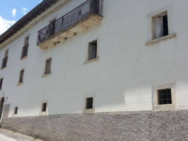 Villa Indipendente in vendita a Borbona, Rieti