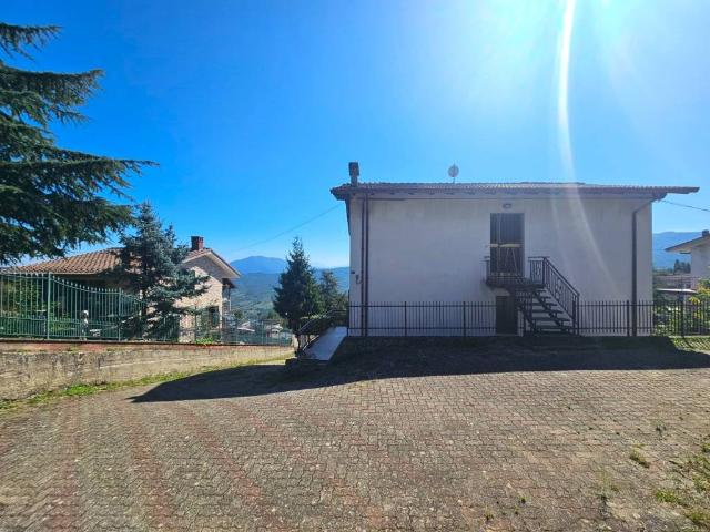 Villa Indipendente in vendita a Bore, Reggio Emilia