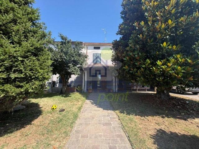 Villa Indipendente in vendita a Bassa Reggiana, Re