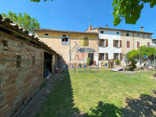 Villa Indipendente in vendita a Bassa Reggiana, Re