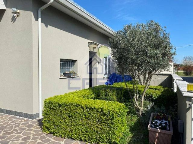 Villa Indipendente in vendita a Bassa Reggiana, Re