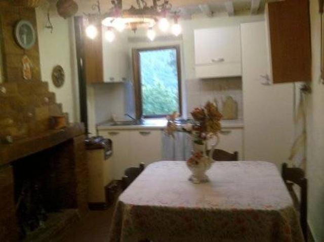Villa Indipendente in vendita a Unione dei comuni Media Valle del Serchio, Fornoli