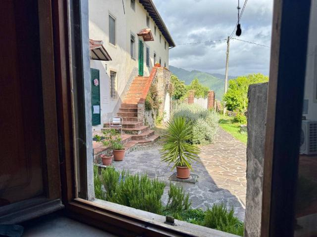 Villa Indipendente in vendita a Unione dei comuni Media Valle del Serchio, Borgo A Mozzano