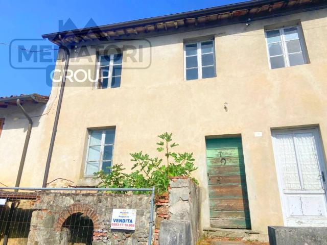 Villa Indipendente in vendita a Bagni Di Lucca Ponte, Toscana