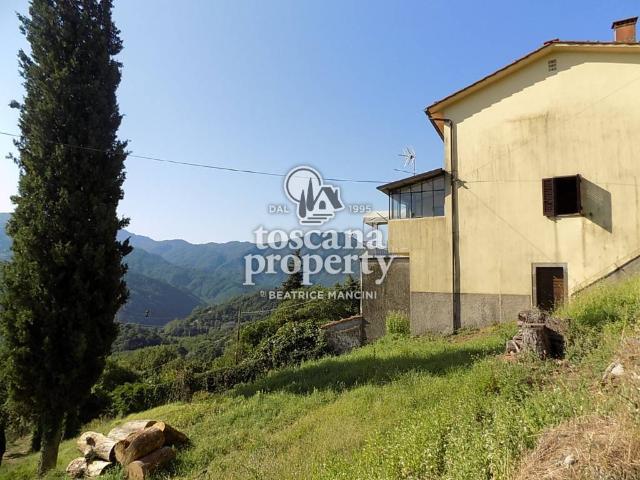 Villa Indipendente in vendita a Unione dei comuni Media Valle del Serchio, Borgo A Mozzano