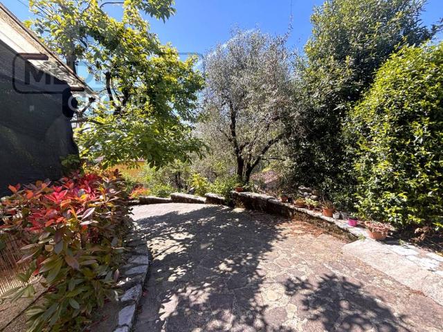 Villa Indipendente in vendita a Unione dei comuni Media Valle del Serchio, Borgo A Mozzano