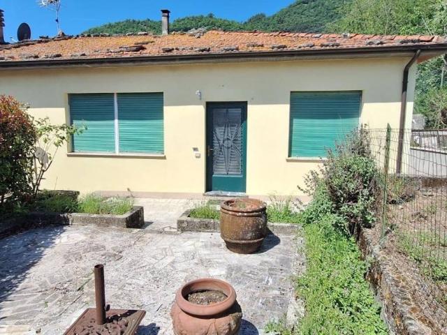 Villa Indipendente in vendita a Unione dei comuni Media Valle del Serchio, Borgo A Mozzano