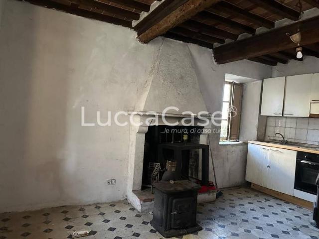 Villa Indipendente in vendita a Unione dei comuni Media Valle del Serchio, Borgo A Mozzano