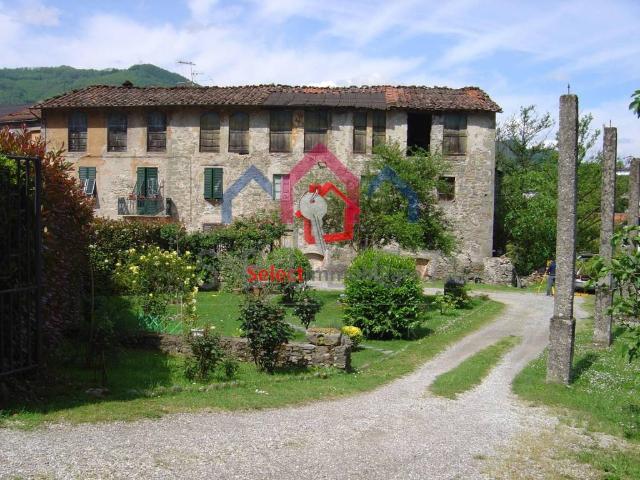 Villa Indipendente in vendita a Unione dei comuni Media Valle del Serchio, Borgo A Mozzano