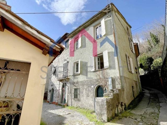 Villa Indipendente in vendita a Unione dei comuni Media Valle del Serchio, Borgo A Mozzano