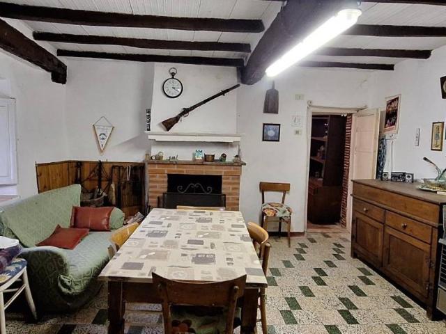 Villa Indipendente in vendita a Unione dei comuni Media Valle del Serchio, Borgo A Mozzano