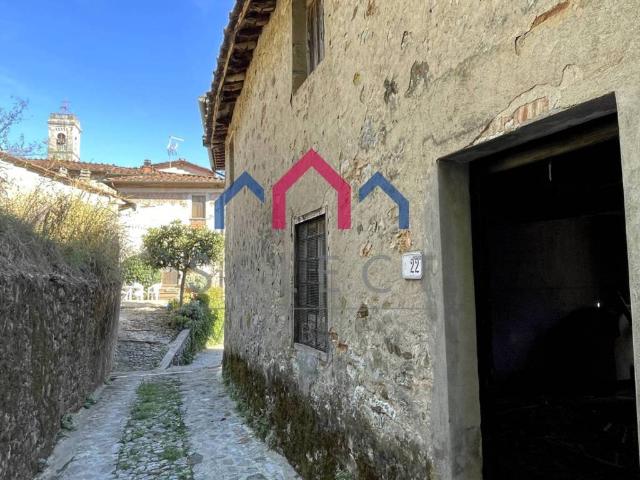 Villa Indipendente in vendita a Unione dei comuni Media Valle del Serchio, Borgo A Mozzano