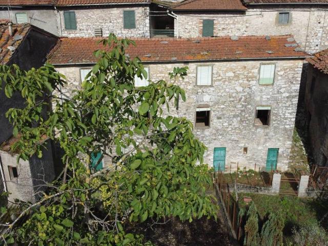 Villa Indipendente in vendita a Unione dei comuni Media Valle del Serchio, Borgo A Mozzano