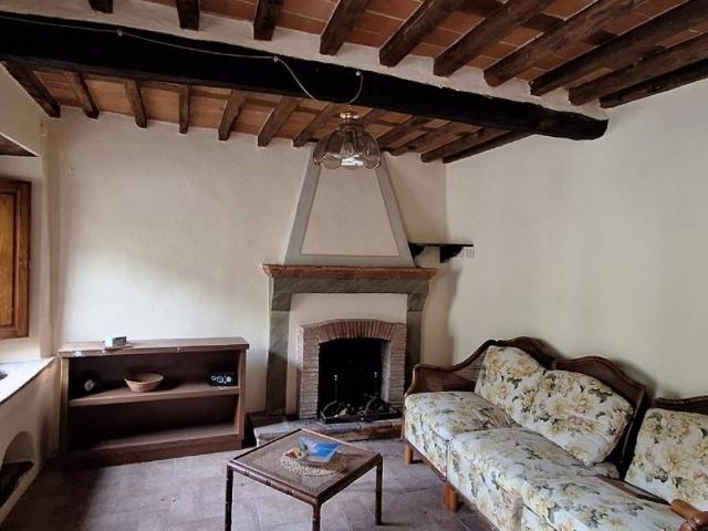 Villa Indipendente in vendita a Unione dei comuni Media Valle del Serchio, Borgo A Mozzano