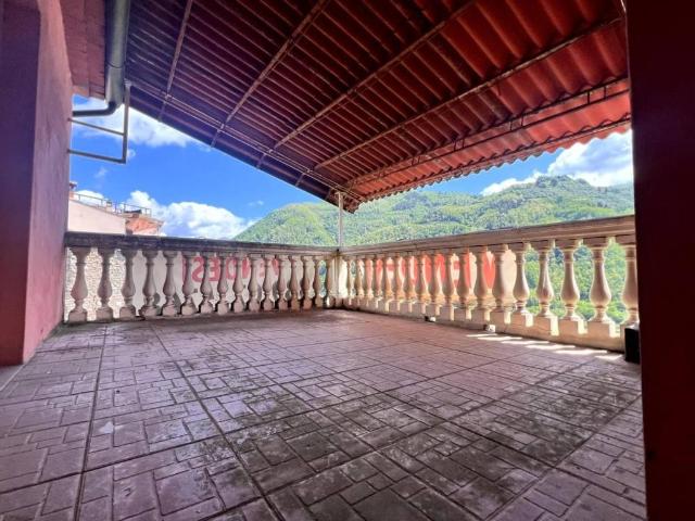 Villa Indipendente in vendita a Unione dei comuni Media Valle del Serchio, Borgo A Mozzano