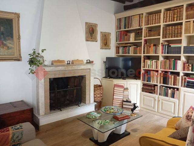 Villa Indipendente in vendita a Unione dei comuni Media Valle del Serchio, Borgo A Mozzano
